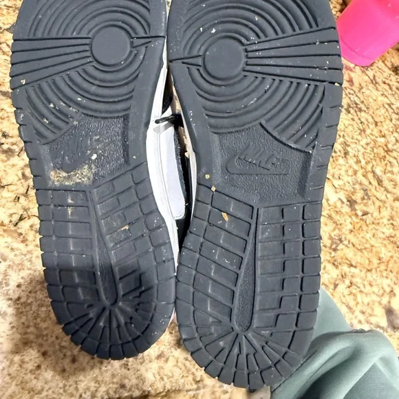 Nike Kids Black and White Sneakers Pandas - Picture 6 of 6